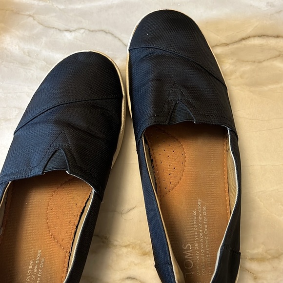 Tom’s Flat Black Shoes - Picture 11 of 14